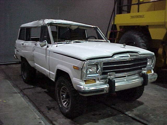 Passenger_Front_Corner.jpg (35510 bytes)